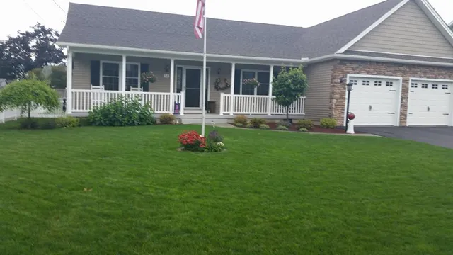 Lawn Tech Lawn Care work photo