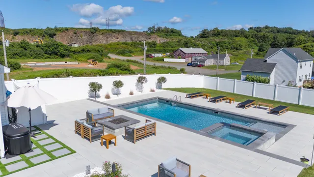 work photo from poolscapepool.com