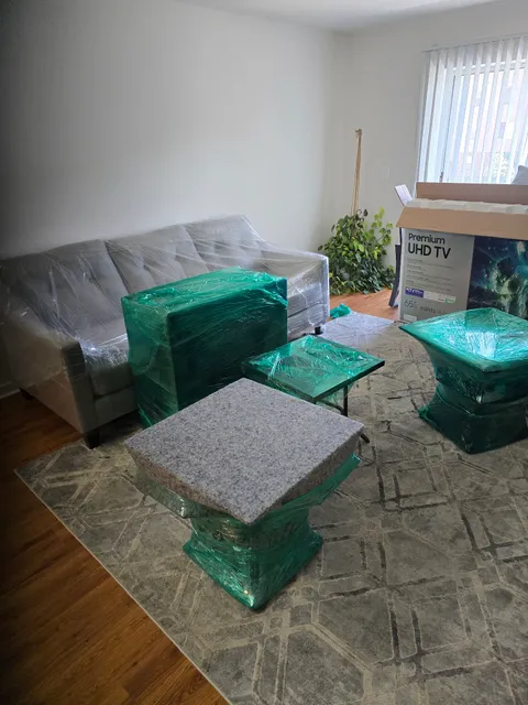 Professional Full-Service Packing & Unpacking service by Sooo Supreme Movers and Haulage in Bridgeport, CT - licensed and insured junk removal contractor