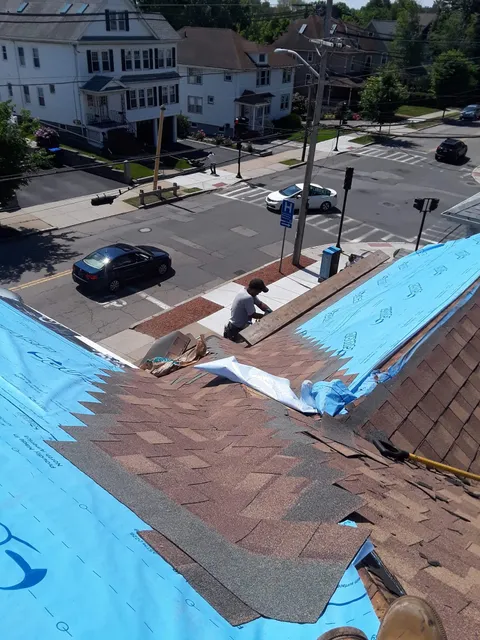 Eli's Roofing