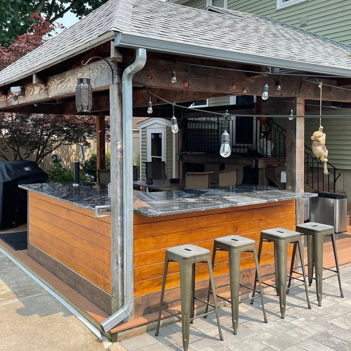 OUTDOOR BAR