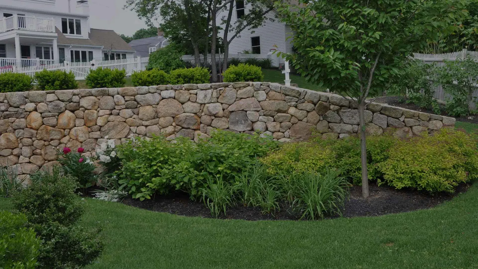 free standing masonary walls and hardscapes duxbury, ma