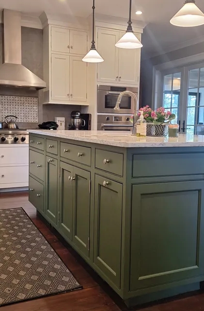Linda Loo Designs-- cabinet refinishing and refacing