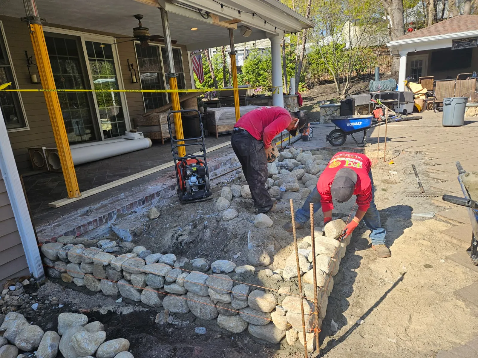 E L Landscaping Construction & Tree Services LLC