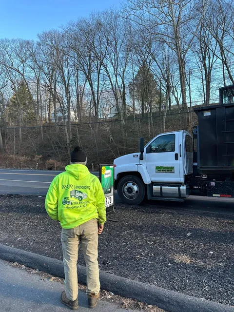 landscaping dumptruck