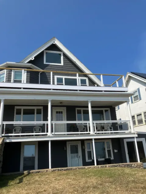 work photo from roofinglynn.com