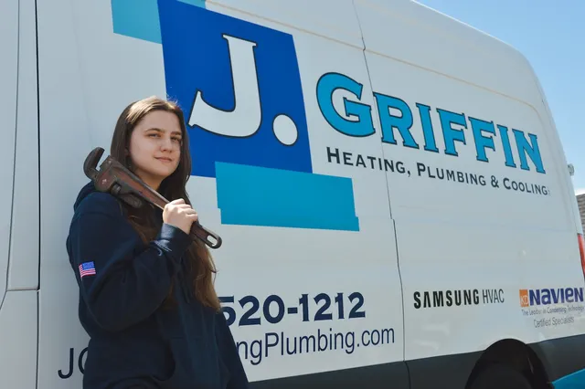 plumber-holding-wrench