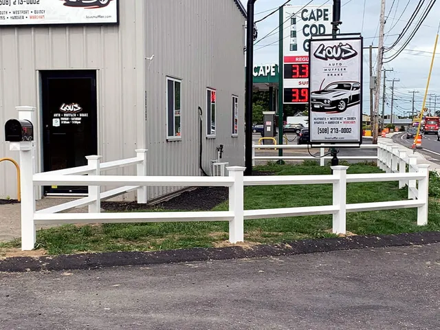 Commercial fencing company Middleborough, MA