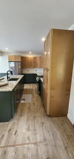 Two-tone kitchen