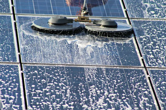 Solaris solar panel cleaning work photo