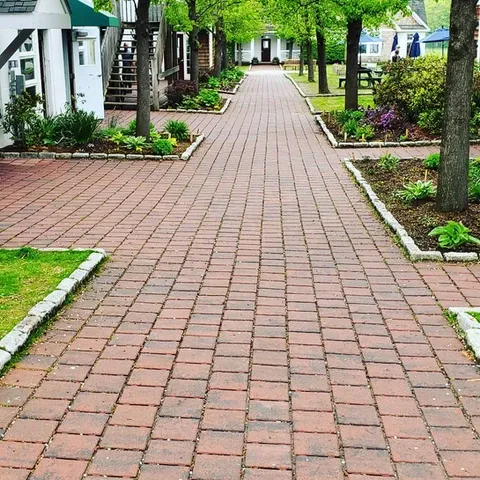 work photo from achenasphaltpaving.com
