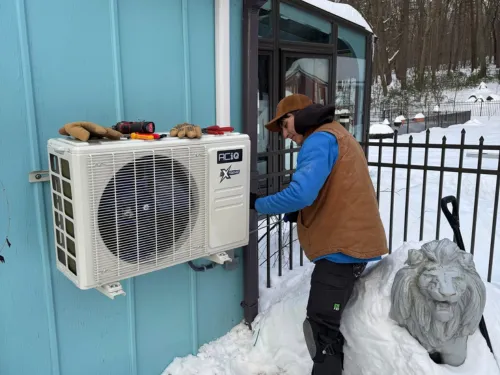 ACIQ Wall-Mounted Heat Pump Condenser Unit