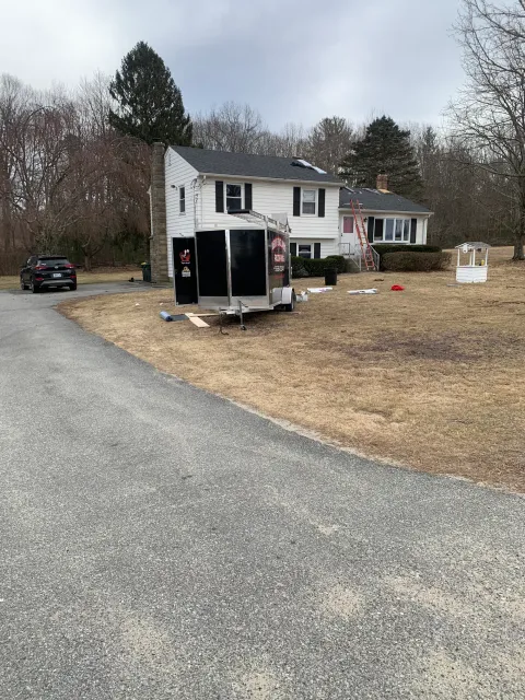 work photo from newenglandroofingri.com