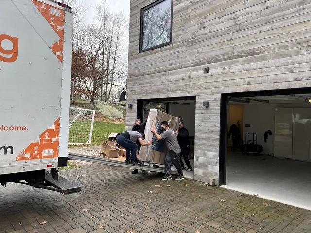 ELATE MOVING LLC