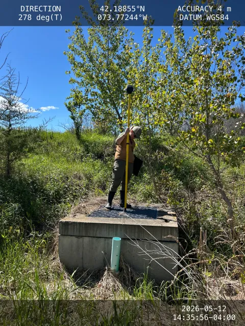 Recording a drainage structure with GNSS surveying equipment