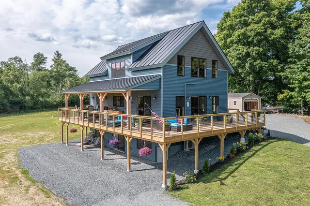 Custom timber frame in Bomoseen, VT