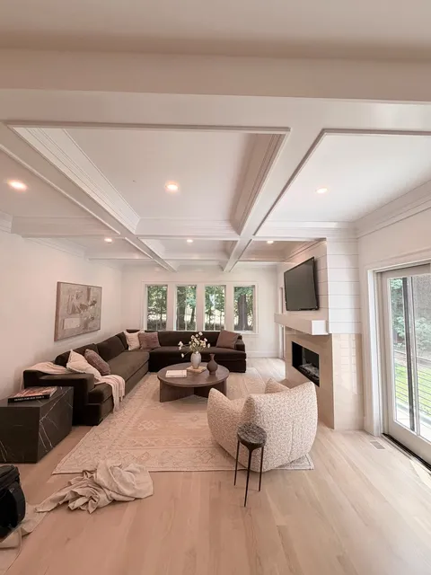 Crown Molding carpentry detail