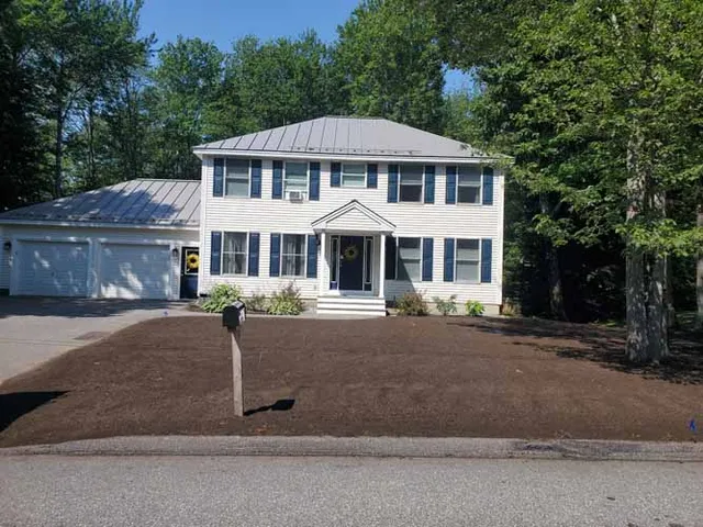 Pine Knoll Lawn Care & Landscaping work photo