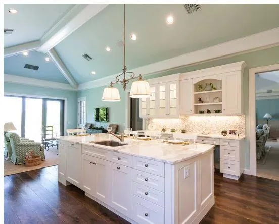 work photo from marbleheadkitchens.com