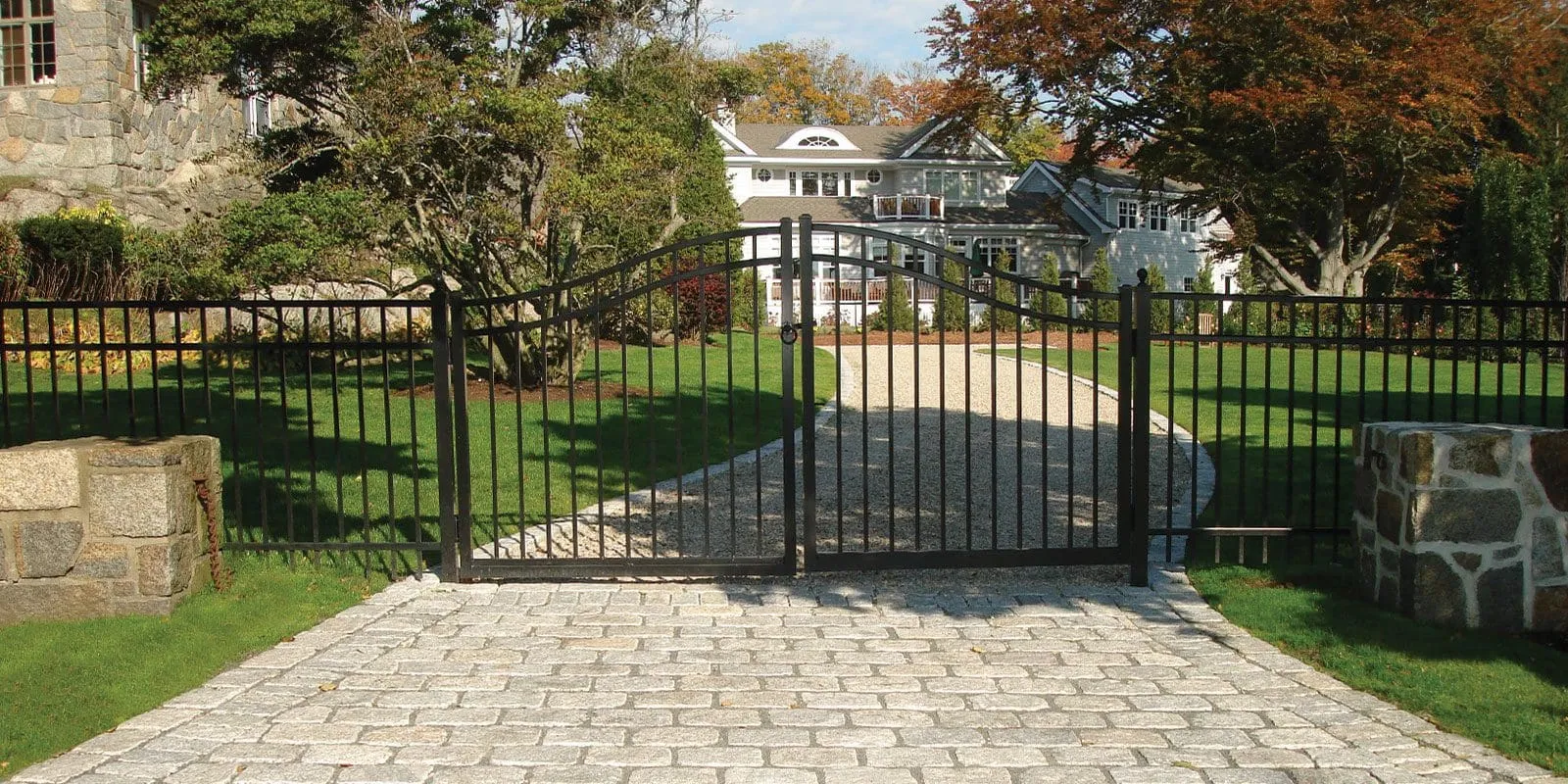 1600 wide gate pavers