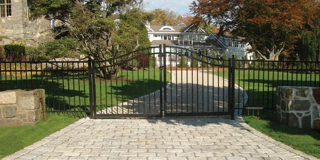 1600 wide gate pavers