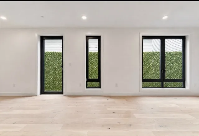 33 A Street # 404 Unit: #404