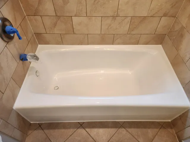 Pro tile and tub reglazing CT work photo