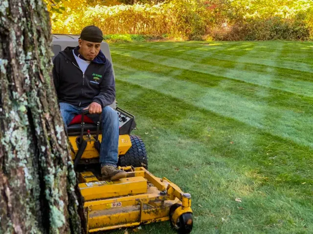 work photo from juniorlandscapingbedford.com