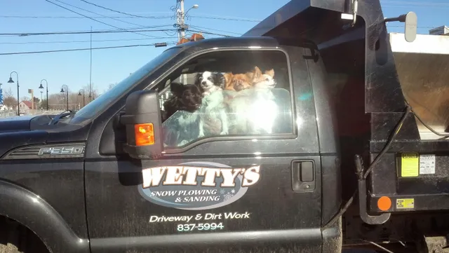 Wetty's Plowing & Sanding work photo
