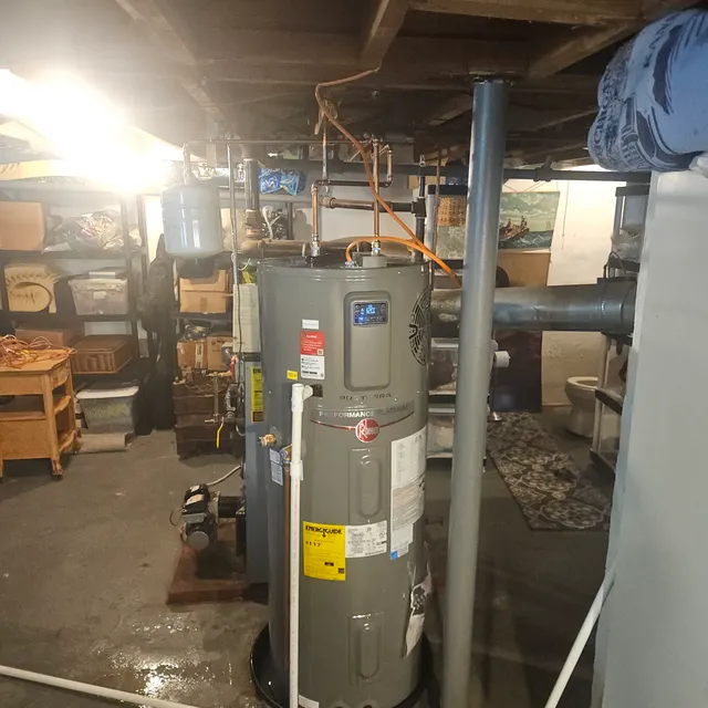 Wanda's Water Heaters work photo