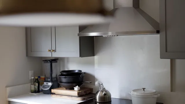 Kitchen remodel — range hood and backsplash