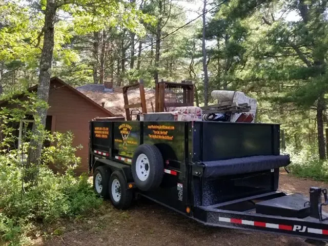 work photo from wasteawayjunkremoval.com