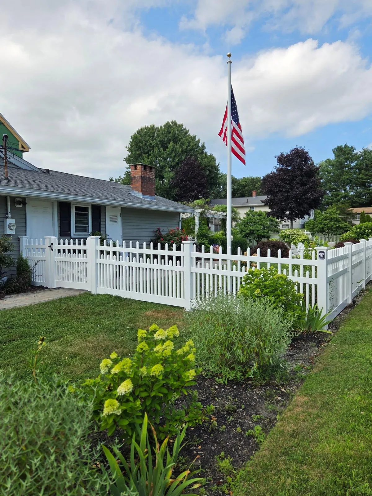 Wood, Chain-Link, Vinyl And Aluminum Fencing Installation company Azorean Fence in Peabody, MA