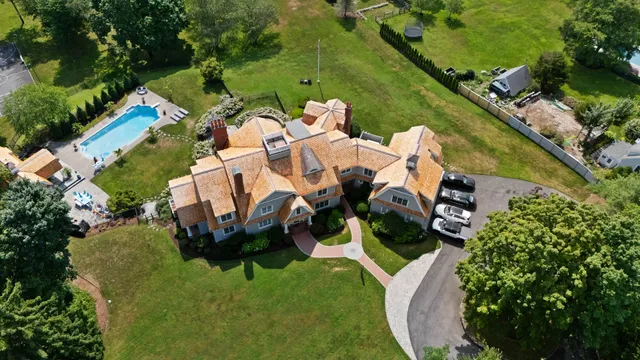 An Exquisite Cedar Roof in Duxbury Massachusetts