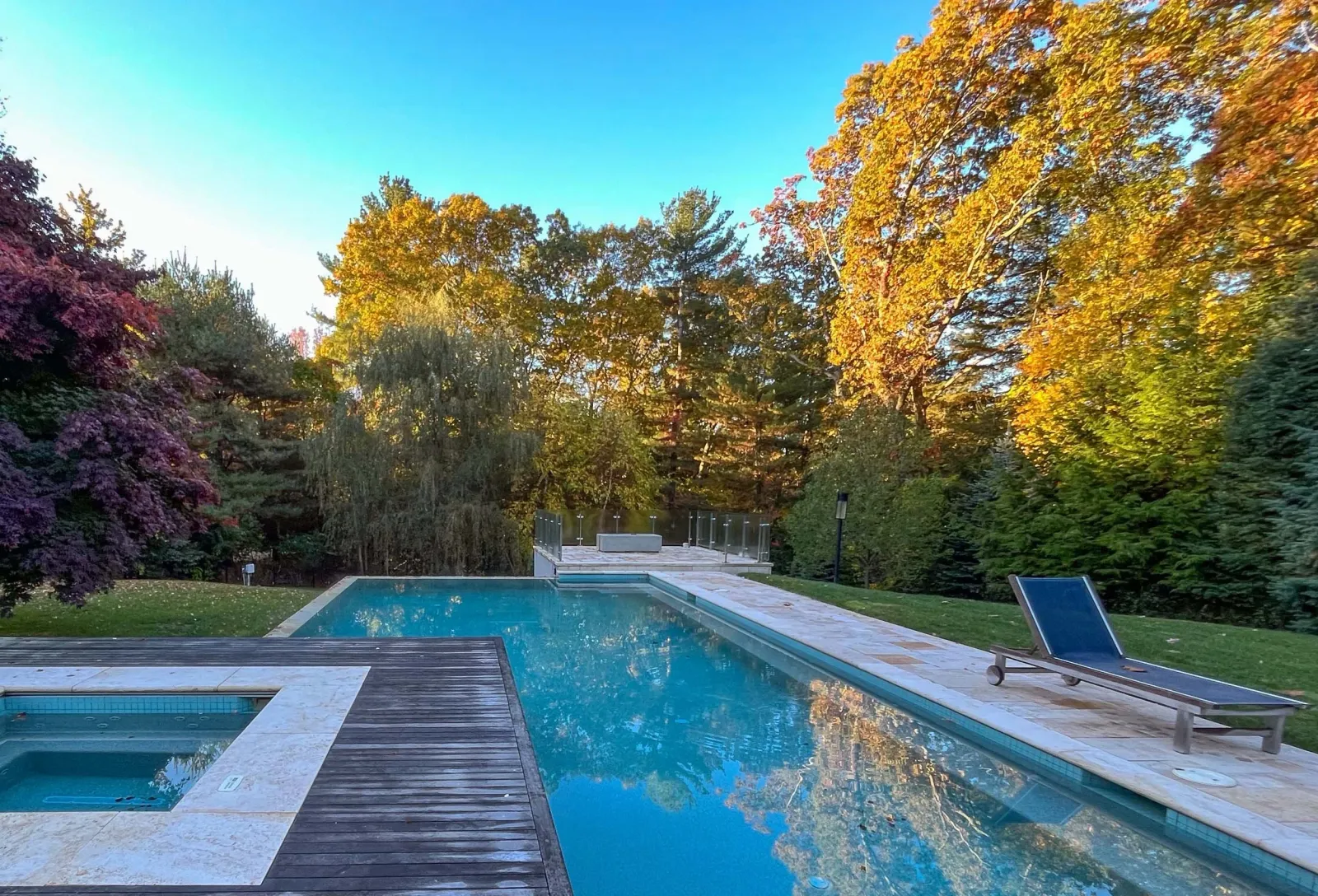 2026_MinglewoodLLC_HomepageSlideshow_Pool.jpg