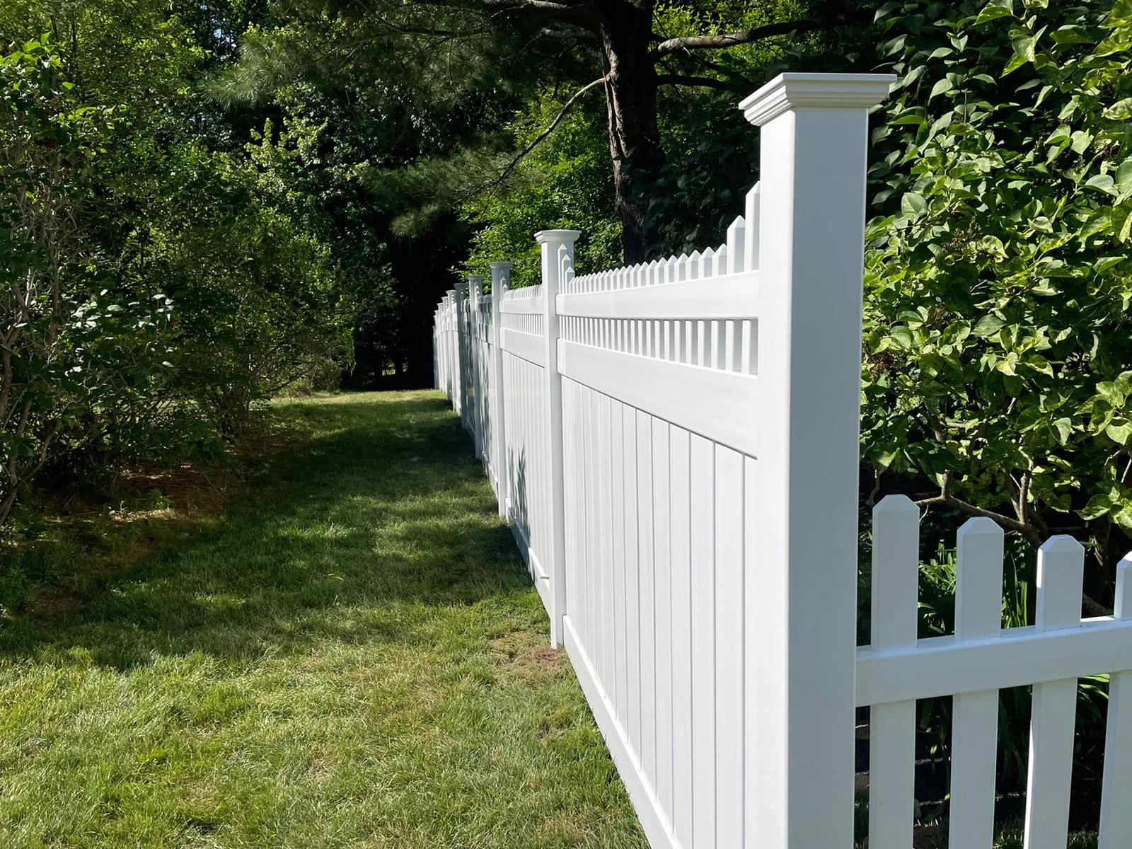 Vinyl, wood, chain link & aluminum fence styles