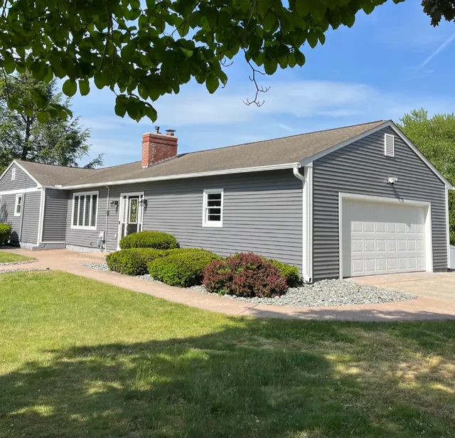 Vovk Home Improvement Roof Siding Windows work photo