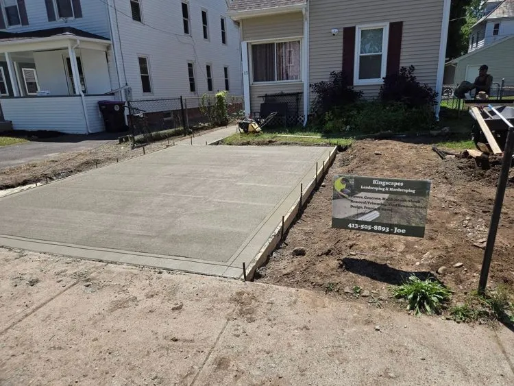 Concrete project beside the home