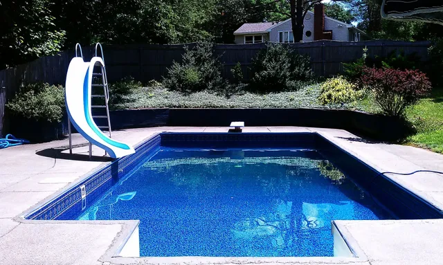 work photo from aboveallpools.com