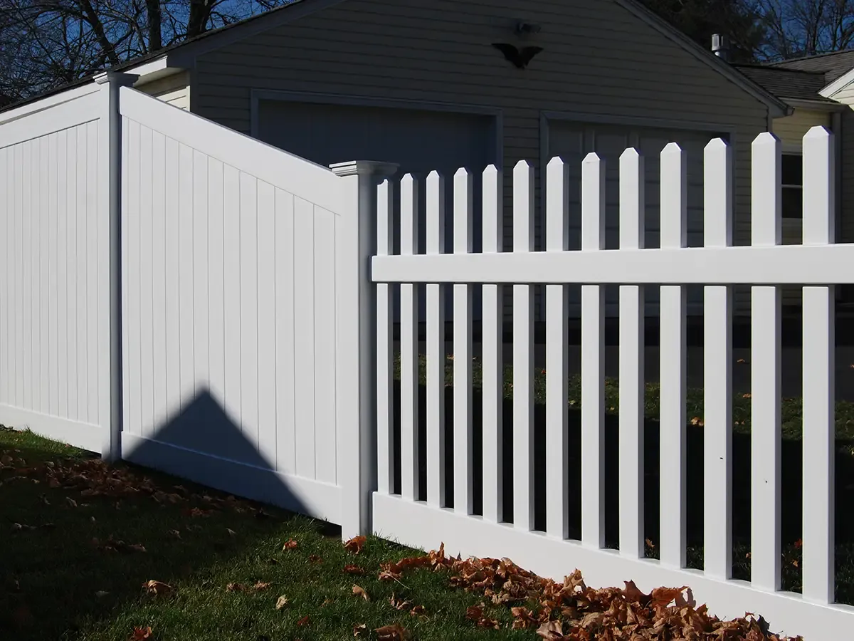 work photo from fitzgeraldfencesinc.com