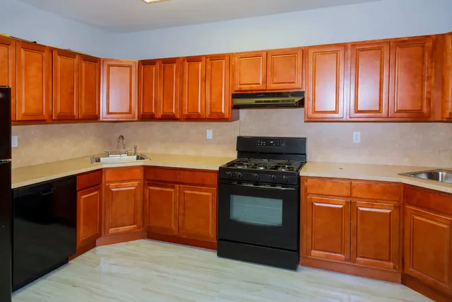 work photo from upcustomcabinets.com