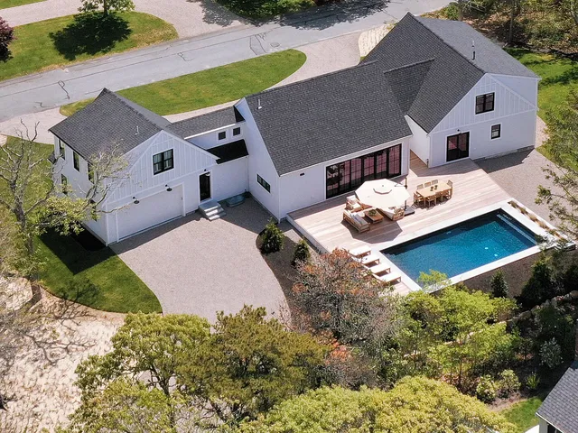 work photo from seasidepoolscapecod.com