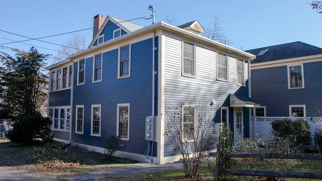 Washington street feature