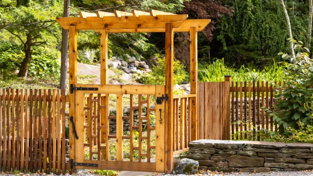 Magavero fence