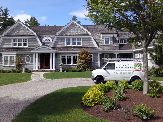 Sparkle King Window & Gutter Cleaning work photo