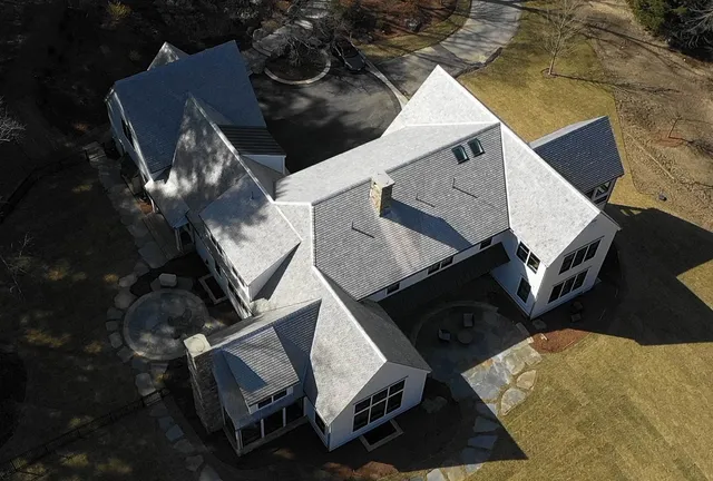 Paul E. Dutelle Roofers - Country Housee