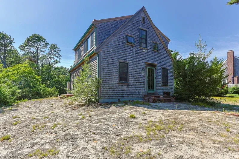 Wellfleet MA Single Family Home For Sale: $945,000