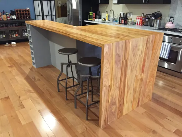Zoom in view of the wooden platform in the kitchen