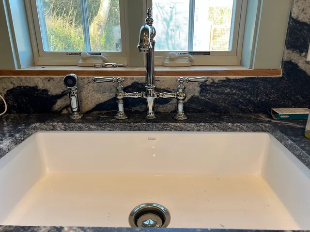Quality Deluxe Plumbing