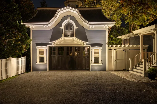 work photo from northernoutdoorlighting.com